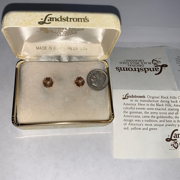 Vintage Landstroms earrings flower with diamond 10k - Picture 1 of 7